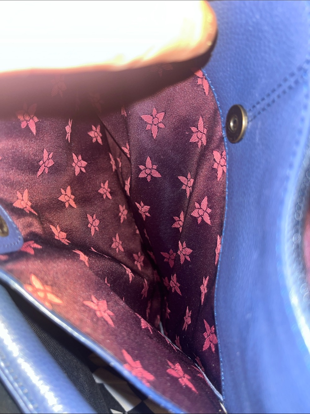Anuschka Navy Hand-Painted Eagle & American Flag Shoulder Bag - Picture 5 of 7